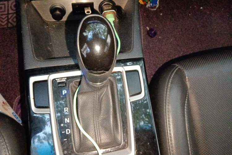 Used Hyundai Mistra 2014 1.8L Automatic Smart GLS Gear Lever