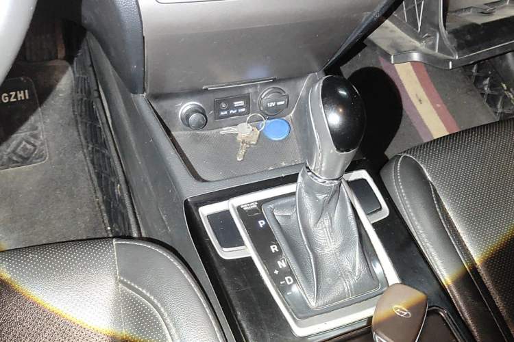 Used Hyundai Mistra 2014 1.8L Automatic Deluxe DLX Model Gear Lever