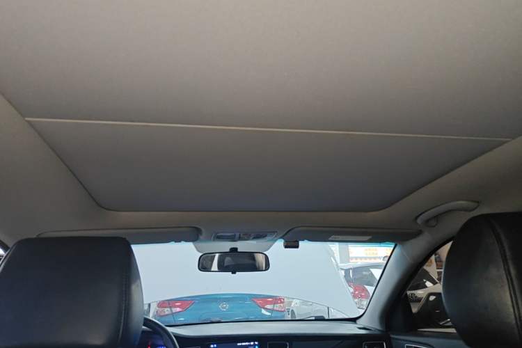 Used Hyundai Mistra 2014 1.8L Automatic Smart GLS Headliner