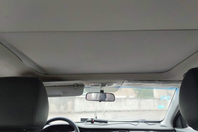 Used Hyundai Mistra 2014 1.8L Automatic Smart GLS Headliner