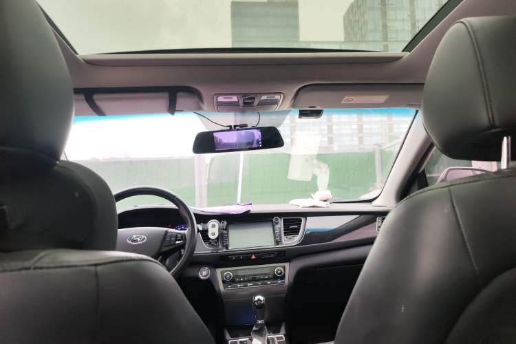 Used Hyundai Mistra 2014 1.8L Automatic Deluxe DLX Model Headliner