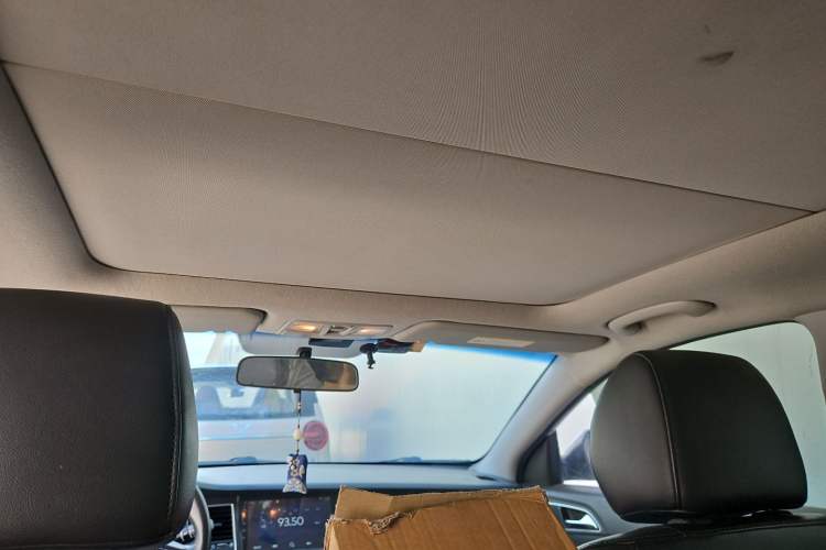 Used Hyundai Mistra 2014 1.8L Automatic Deluxe DLX Model Headliner