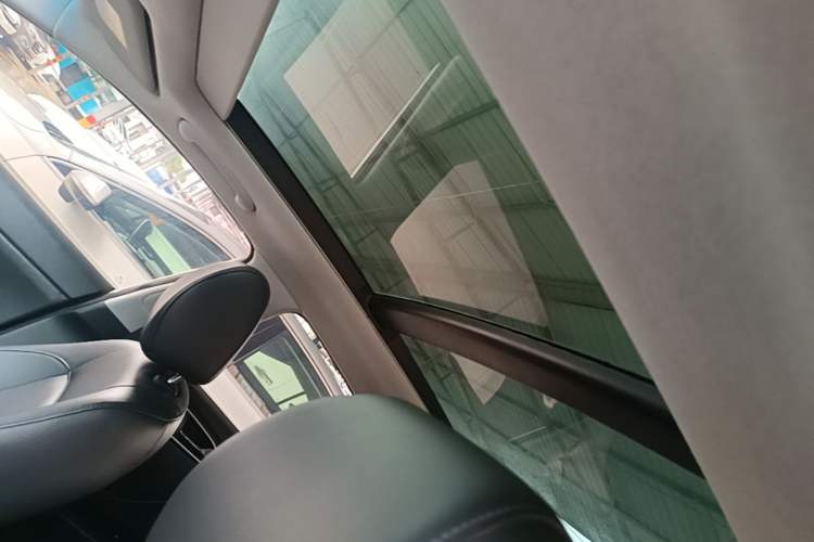 Used Hyundai Mistra 2014 1.8L Automatic Smart GLS Headliner