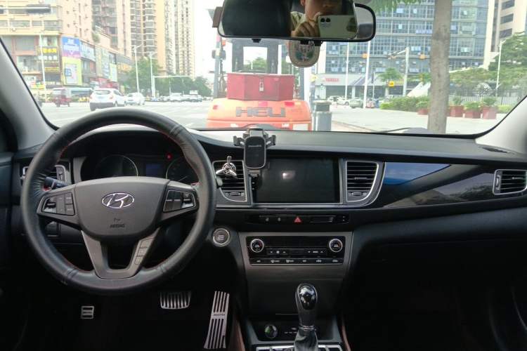 Used Hyundai Mistra 2014 1.8L Automatic Smart GLS Headliner