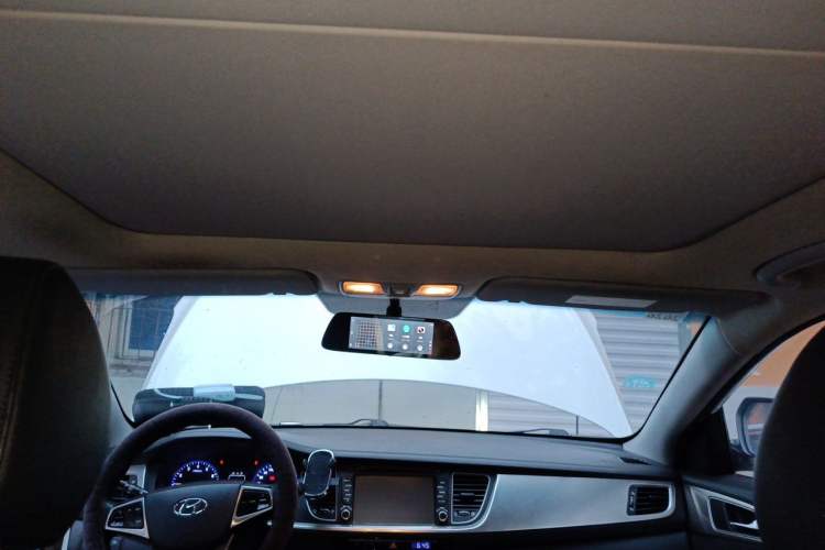Used Hyundai Mistra 2014 1.8L Automatic Smart GLS Headliner
