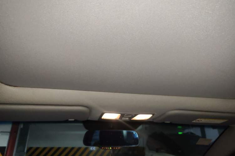 Used Hyundai Mistra 2014 1.8L Automatic Smart GLS Headliner