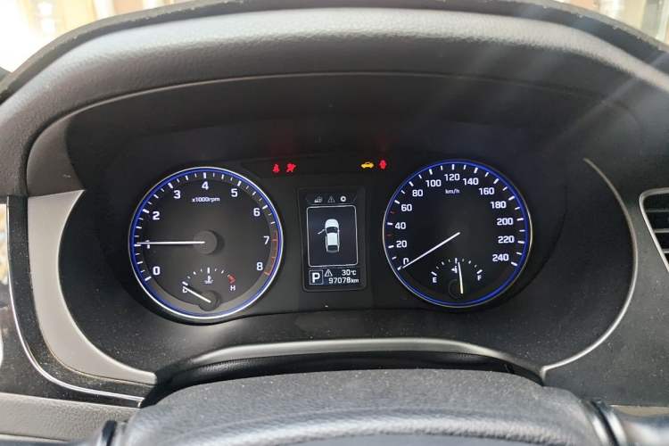 Used Hyundai Mistra 2014 1.8L Automatic Smart GLS Instrument Cluster