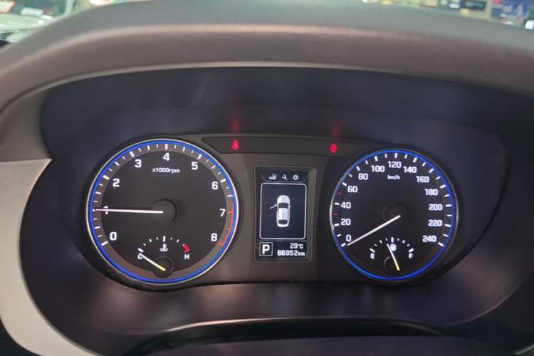 Used Hyundai Mistra 2014 1.8L Automatic Smart GLS Instrument Cluster