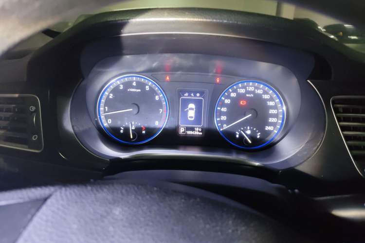 Used Hyundai Mistra 2014 1.8L Automatic Smart GLS Instrument Cluster