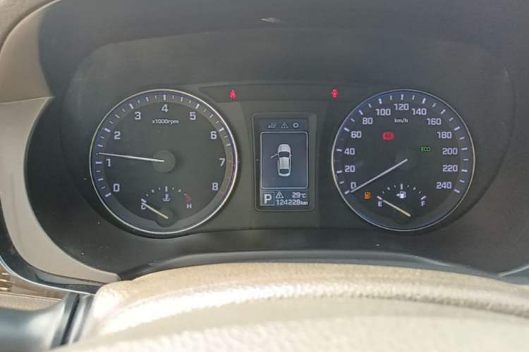 Used Hyundai Mistra 2014 1.8L Automatic Smart GLS Instrument Cluster