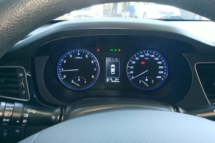 Used Hyundai Mistra 2014 1.8L Automatic Smart GLS Instrument Cluster