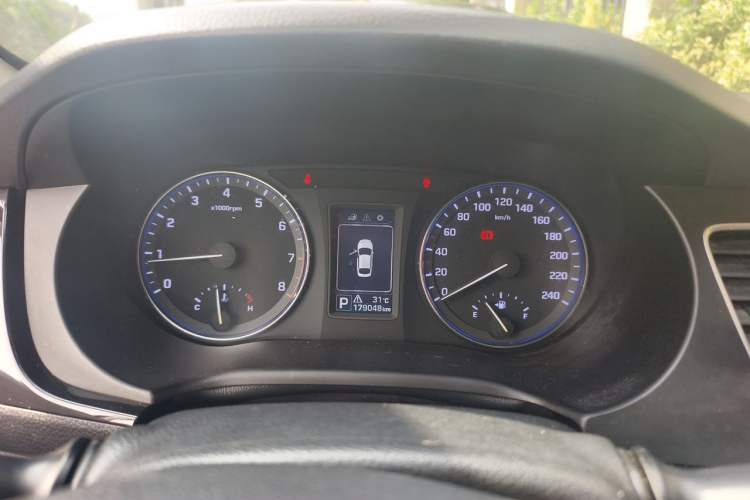 Used Hyundai Mistra 2014 1.8L Automatic Smart GLS Instrument Cluster