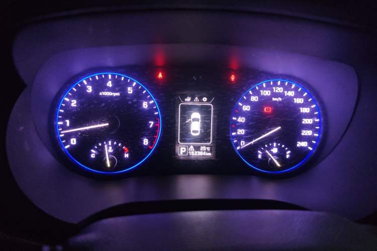 Used Hyundai Mistra 2014 1.8L Automatic Smart GLS Instrument Cluster