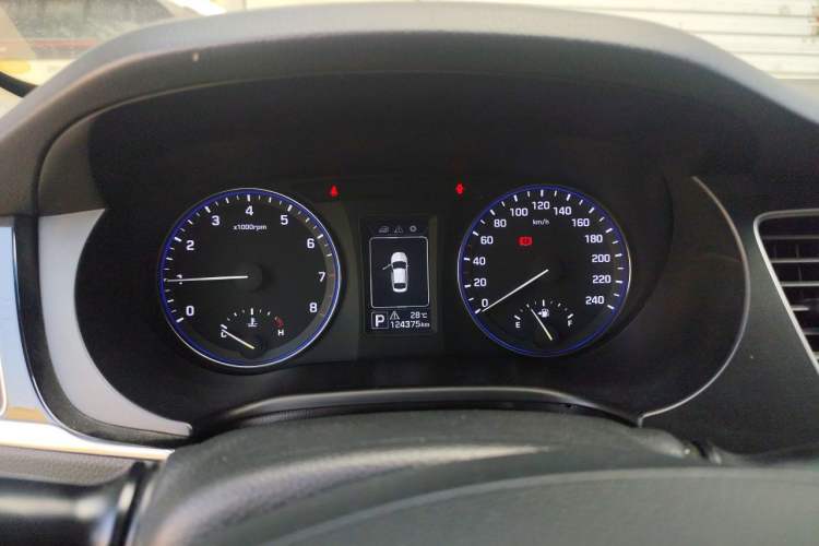 Used Hyundai Mistra 2014 1.8L Automatic Smart GLS Instrument Cluster