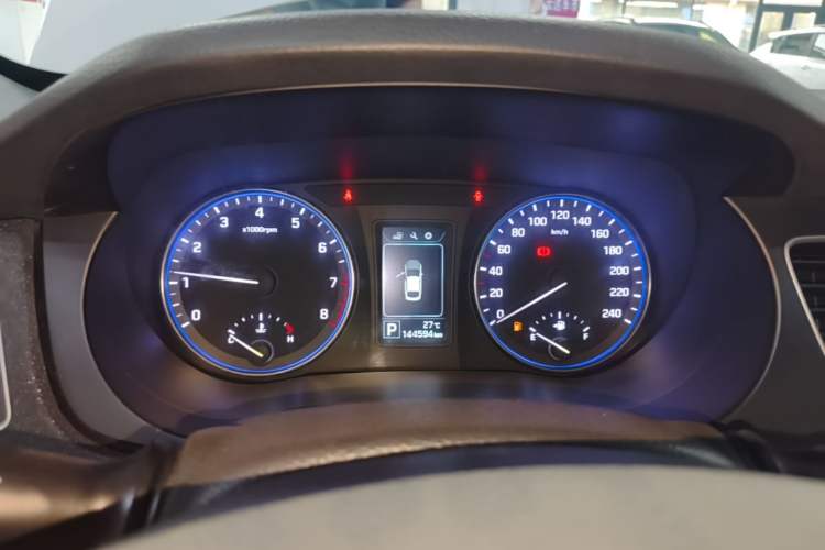 Used Hyundai Mistra 2014 1.8L Automatic Smart GLS Instrument Cluster