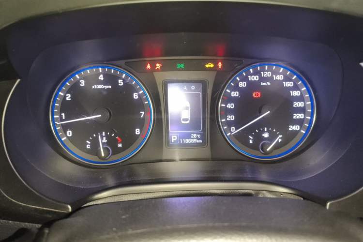 Used Hyundai Mistra 2014 1.8L Automatic Smart GLS Instrument Cluster