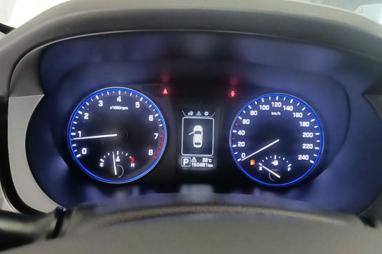 Used Hyundai Mistra 2014 1.8L Automatic Smart GLS Instrument Cluster
