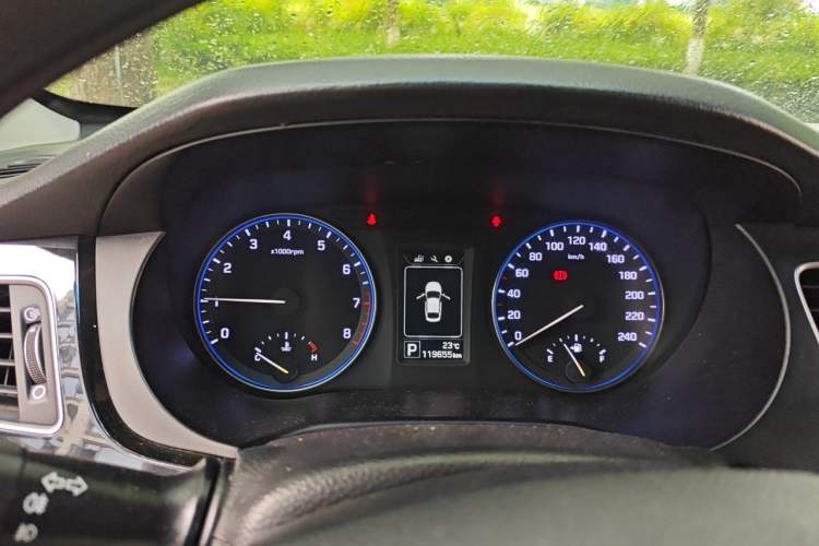 Used Hyundai Mistra 2014 1.8L Automatic Smart GLS Instrument Cluster