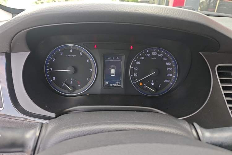Used Hyundai Mistra 2014 1.8L Automatic Smart GLS Instrument Cluster