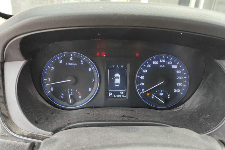 Used Hyundai Mistra 2014 1.8L Automatic Smart GLS Instrument Cluster