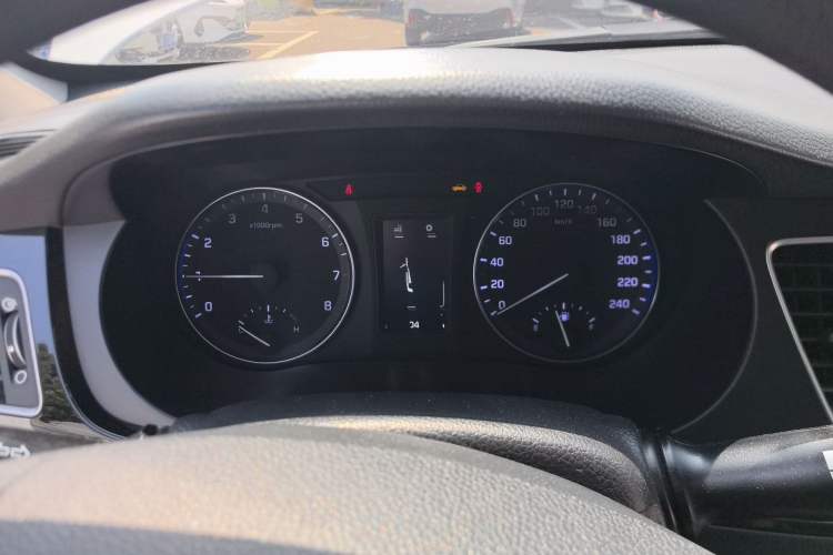 Used Hyundai Mistra 2014 1.8L Automatic Smart GLS Instrument Cluster
