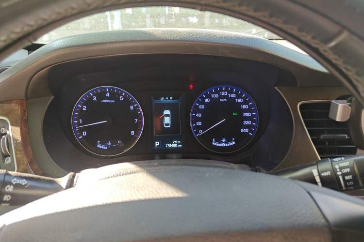 Used Hyundai Mistra 2014 1.8L Automatic Deluxe DLX Model Instrument Cluster