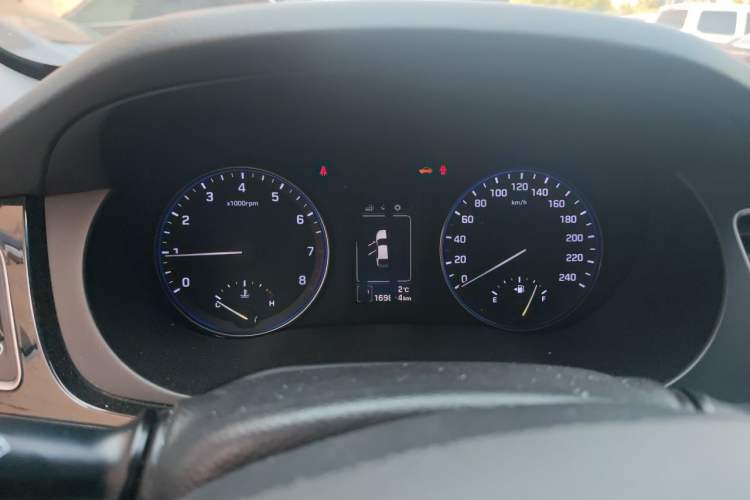 Used Hyundai Mistra 2014 1.8L Automatic Smart GLS Instrument Cluster