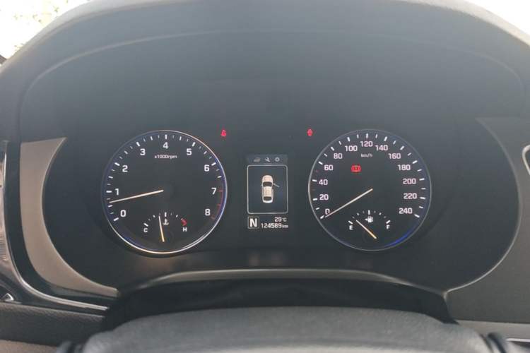 Used Hyundai Mistra 2014 1.8L Automatic Smart GLS Instrument Cluster