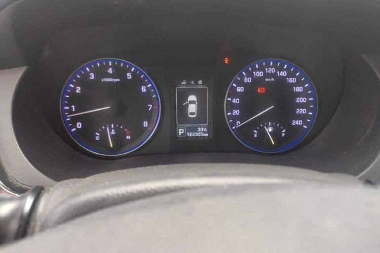 Used Hyundai Mistra 2014 1.8L Automatic Smart GLS Instrument Cluster