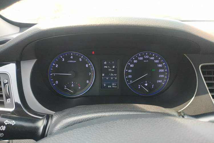 Used Hyundai Mistra 2014 1.8L Automatic Smart GLS Instrument Cluster