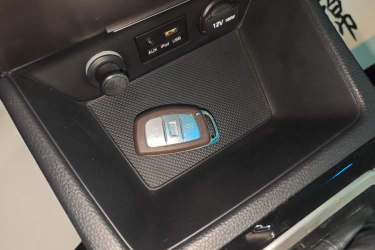 Used Hyundai Mistra 2014 1.8L Automatic Smart GLS Interior 1