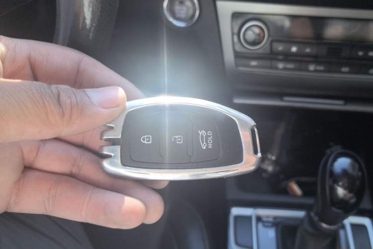 Used Hyundai Mistra 2014 1.8L Automatic Smart GLS Interior 1