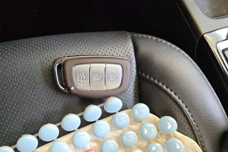 Used Hyundai Mistra 2014 1.8L Automatic Smart GLS Interior 1