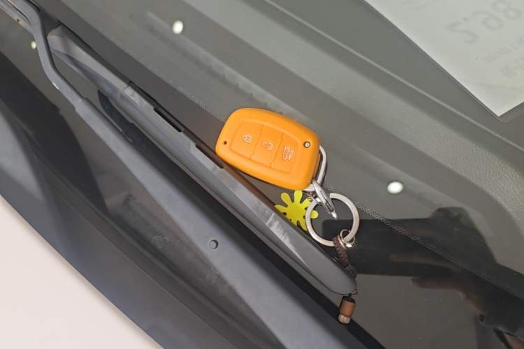 Used Hyundai Mistra 2014 1.8L Automatic Smart GLS Interior 1