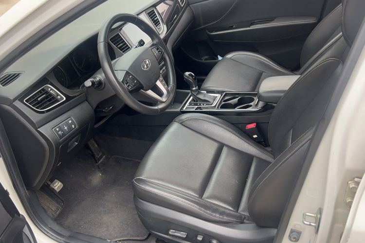 Used Hyundai Mistra 2014 1.8L Automatic Deluxe DLX Model Interior 1