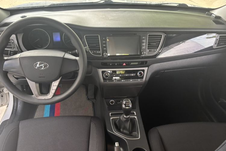 Used Hyundai Mistra 2014 1.8L Manual Comfort GL Model Interior 1