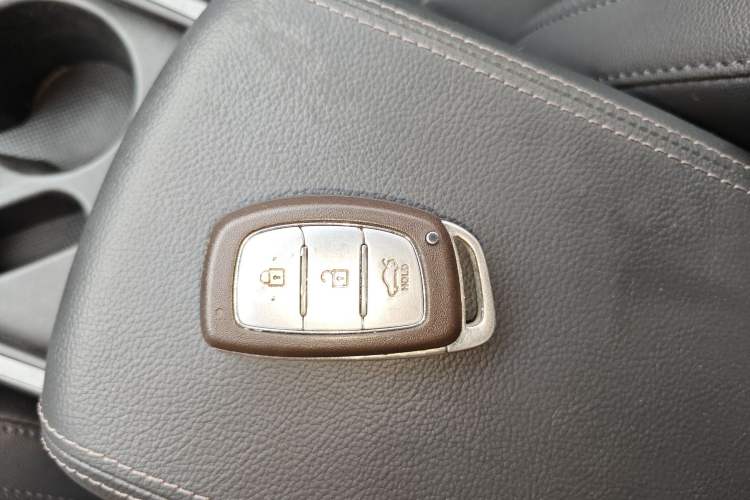 Used Hyundai Mistra 2014 1.8L Automatic Smart GLS Interior 1