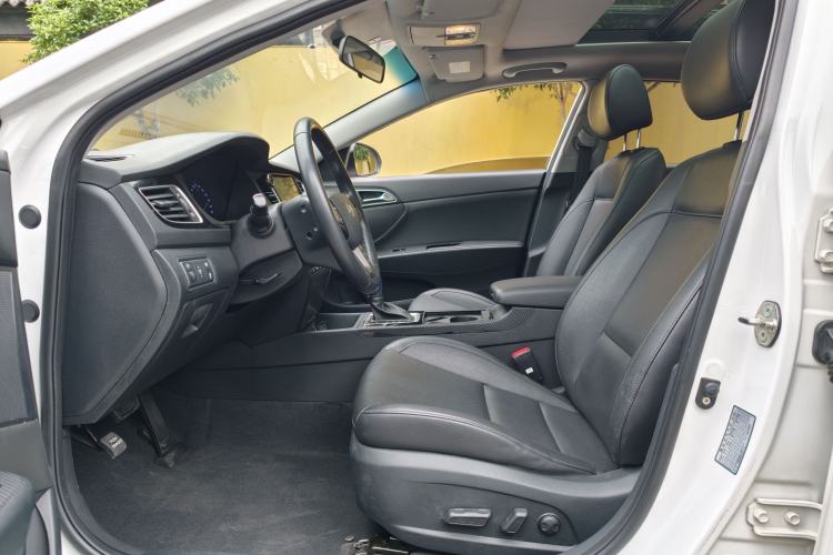 Used Hyundai Mistra 2014 1.8L Automatic Deluxe DLX Model Interior 1