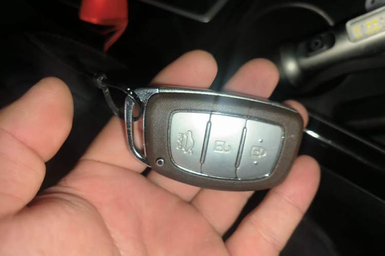 Used Hyundai Mistra 2014 1.8L Automatic Smart GLS Interior 1