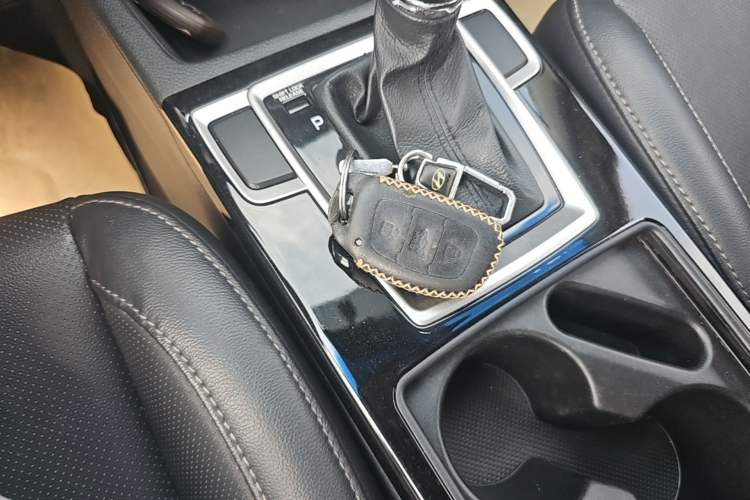 Used Hyundai Mistra 2014 1.8L Automatic Smart GLS Interior 1