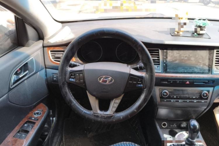 Used Hyundai Mistra 2014 1.8L Automatic Deluxe DLX Model Interior 1