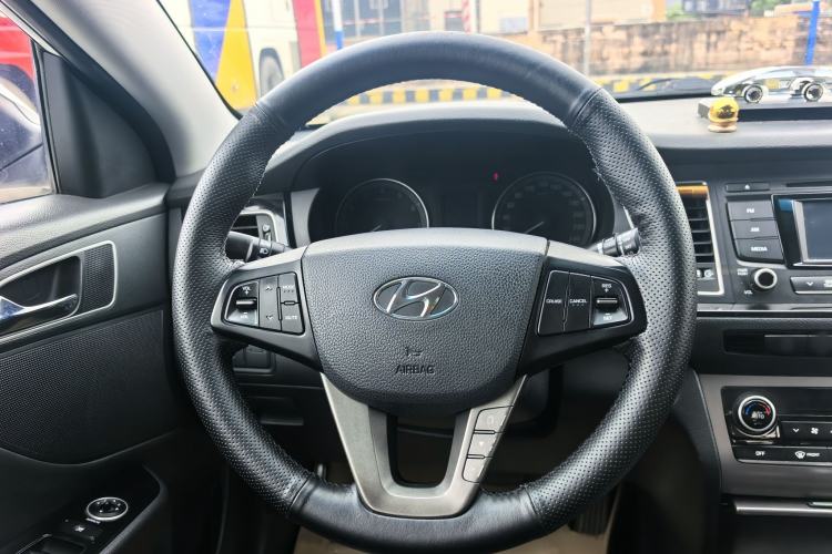 Used Hyundai Mistra 2014 1.8L Automatic Smart GLS Interior 10