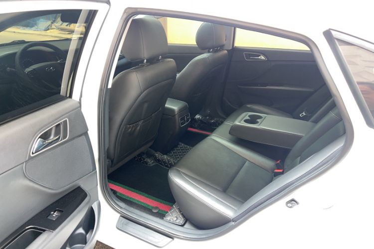 Used Hyundai Mistra 2014 1.8L Automatic Smart GLS Interior 2