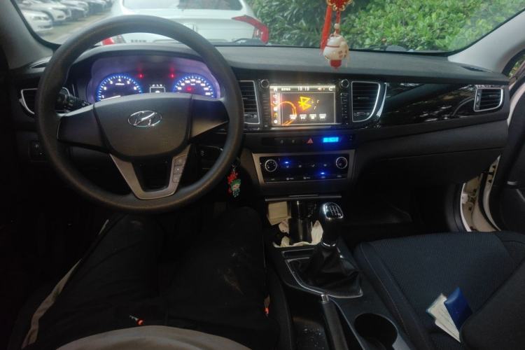 Used Hyundai Mistra 2014 1.8L Manual Comfort GL Model Interior 2