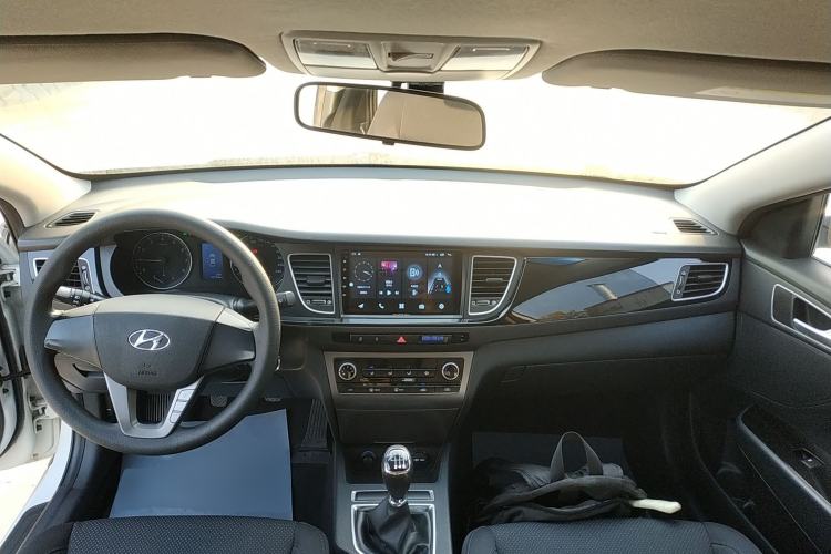 Used Hyundai Mistra 2014 1.8L Manual Comfort GL Model Interior 2