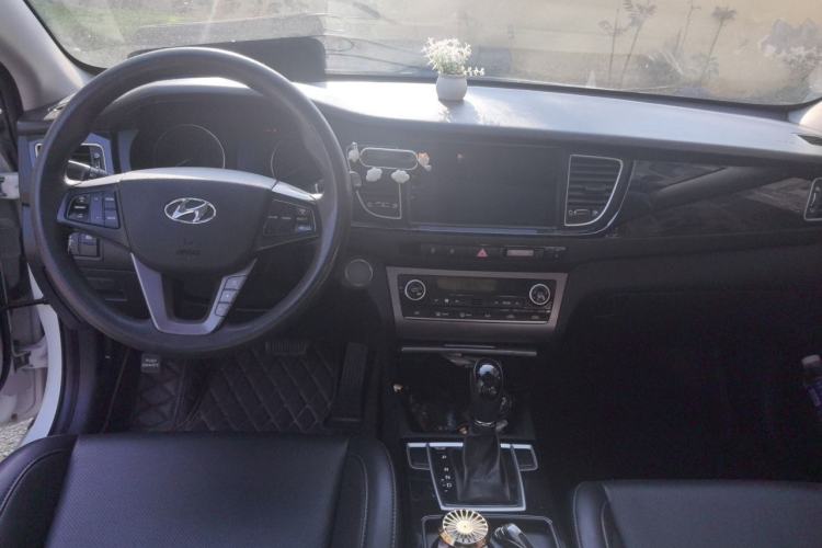 Used Hyundai Mistra 2014 1.8L Automatic Smart GLS Interior 2