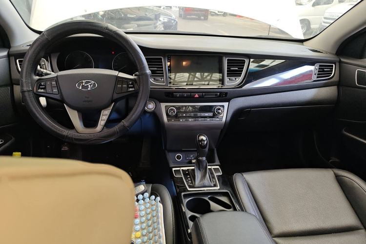 Used Hyundai Mistra 2014 1.8L Automatic Smart GLS Interior 2