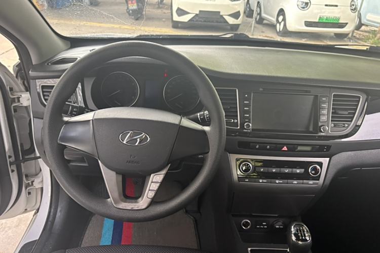 Used Hyundai Mistra 2014 1.8L Manual Comfort GL Model Interior 2