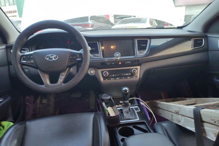 Used Hyundai Mistra 2014 1.8L Automatic Smart GLS Interior 2