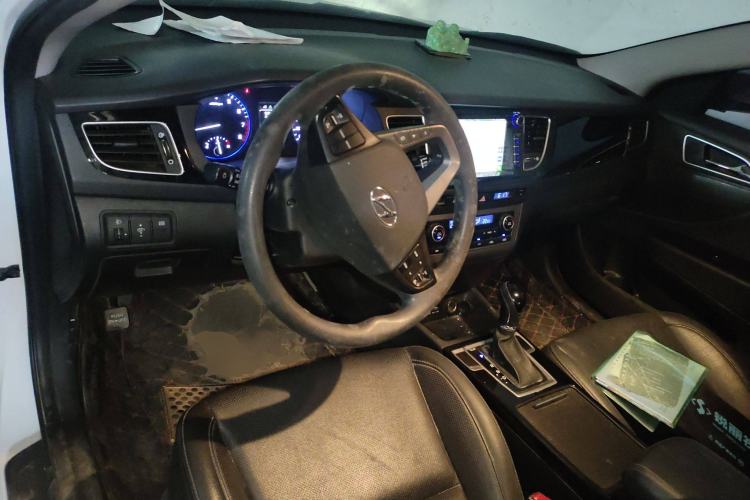 Used Hyundai Mistra 2014 1.8L Automatic Smart GLS Interior 2